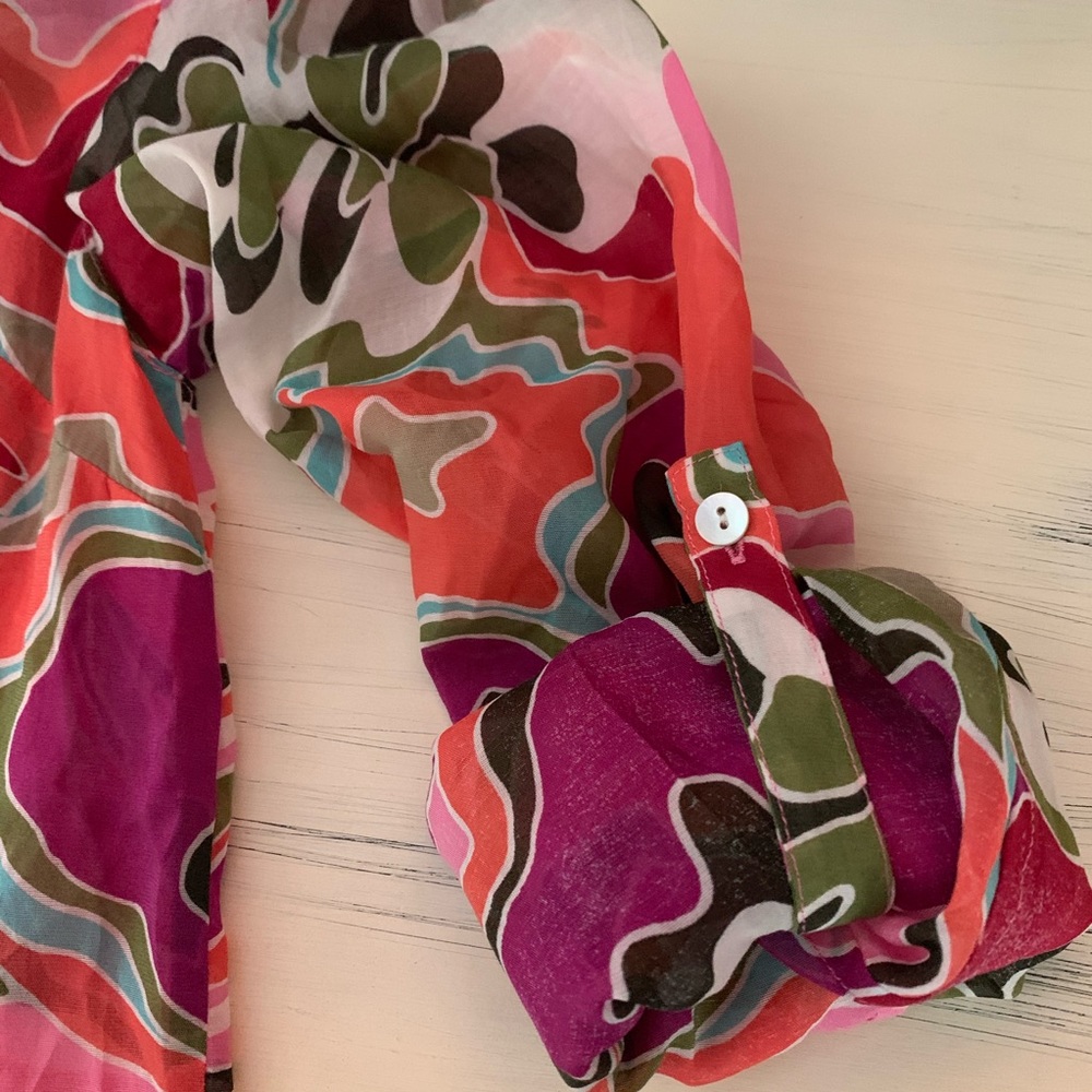 Sheer Tropical Floral Print V-Neck Popover Blouse | Tommy Bahama | Size Medium - Picture 8 of 10